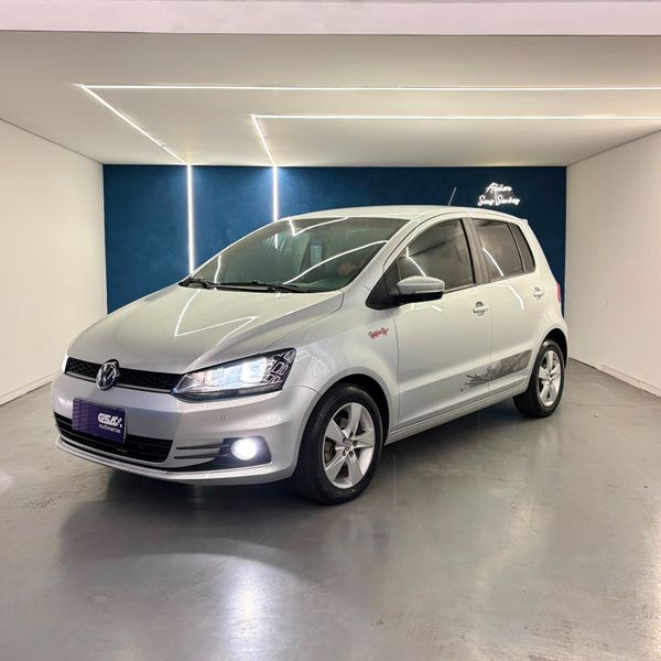 VolksWagen Fox Rock in Rio 1.6 Mi Total Flex 8V 5p - Prata - 2016 2016 - Foto 3