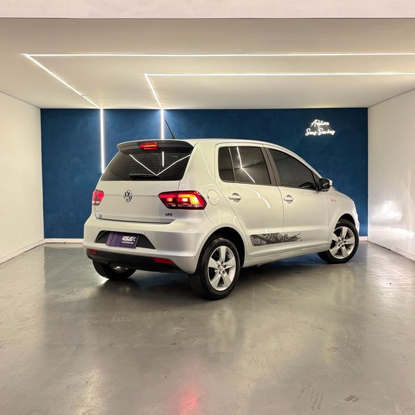 VolksWagen Fox Rock in Rio 1.6 Mi Total Flex 8V 5p - Prata - 2016 2016 - Foto 4