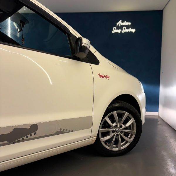 VolksWagen Fox Rock in Rio 1.6 Mi Total Flex 8V 5p - Branco - 2014 2014 - Foto 4