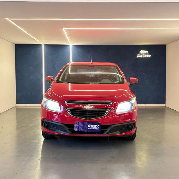 Chevrolet ONIX HATCH LT 1.4 8V FlexPower 5p Mec. - Vermelho - 2014 2014 - Foto 2