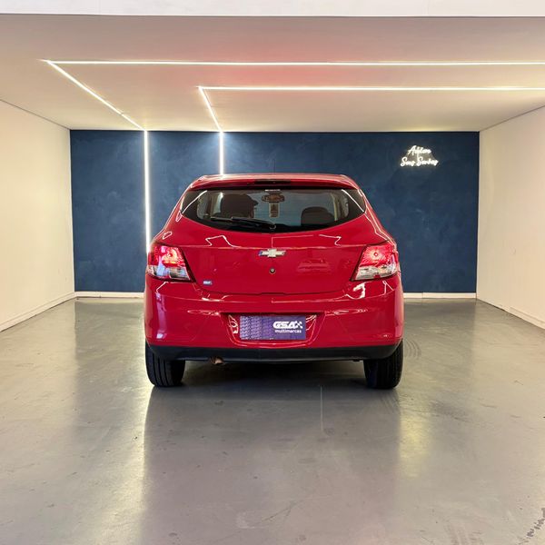 Chevrolet ONIX HATCH LT 1.4 8V FlexPower 5p Mec. - Vermelho - 2014 2014 - Foto 4